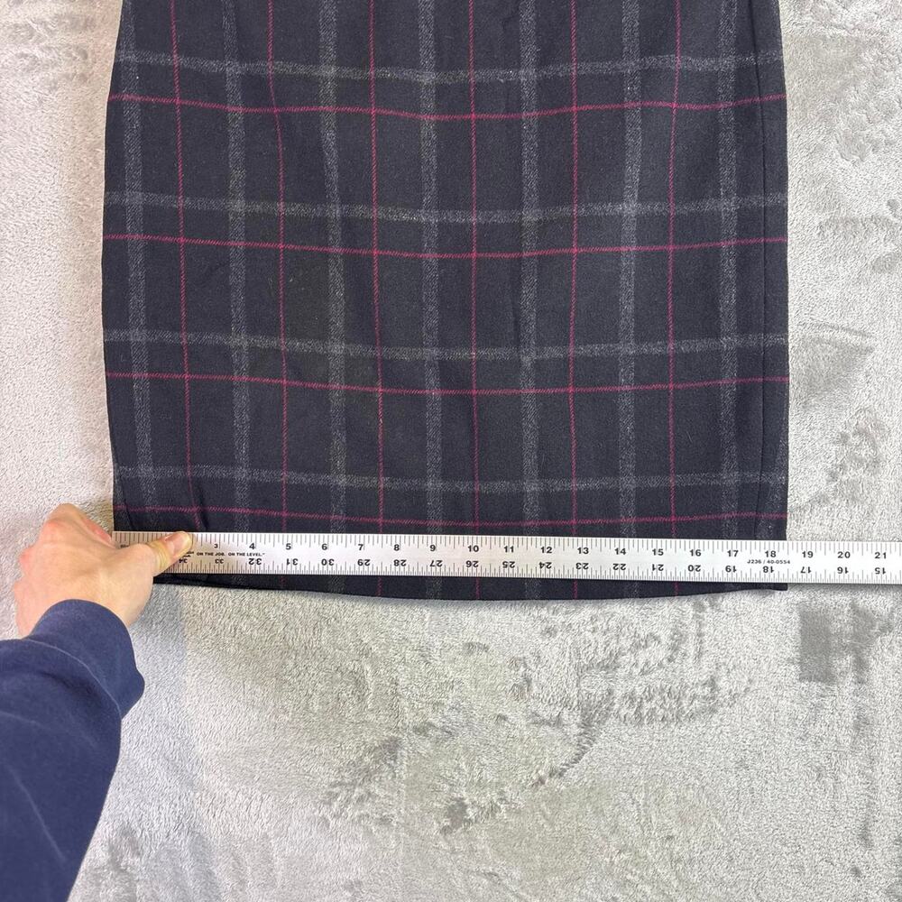 Talbots Plaid Wool Blend Skirt Womens 6P Petite Black Red Lined Classic - Picture 8 of 8